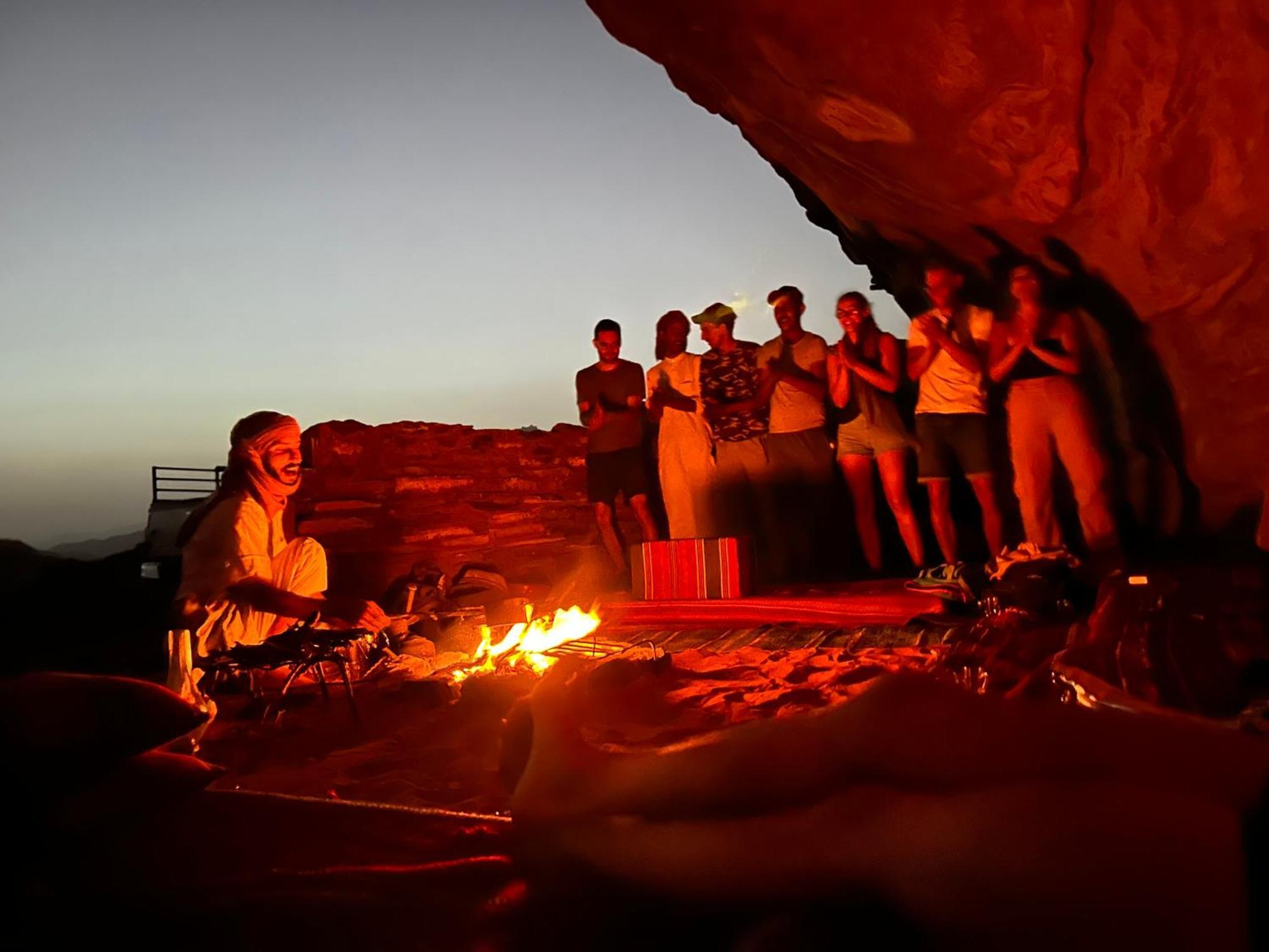 Wadi Rum Cave Camping Экстерьер фото